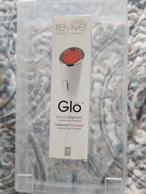 NIB reVive Light Therapy Glo Wrinkle Treatment - White with Red Light